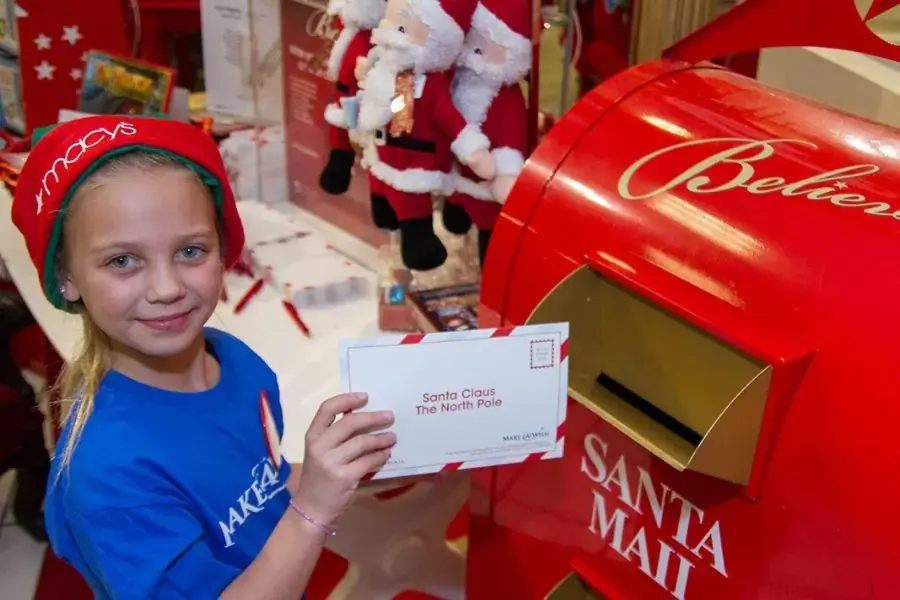 Gửi thư về quê hương Phần Lan của Ông già Noel.