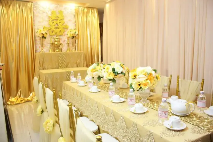 Tạo nên một không gian tiệc cưới sang trọng 