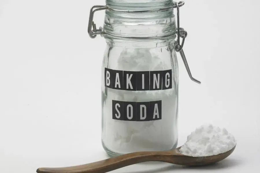 Sử dụng Baking Soda và giấm cùng với nhau 