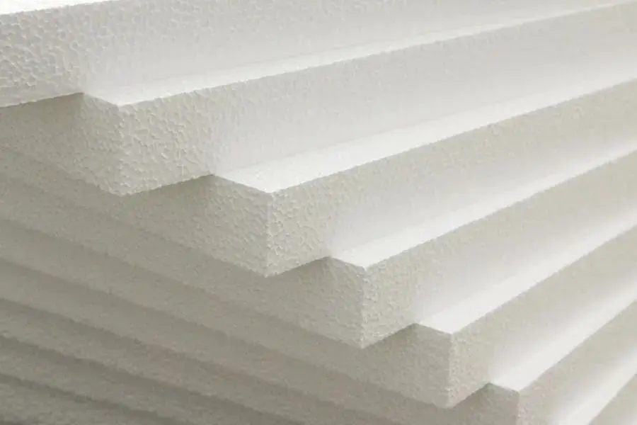 Sử dụng xốp EPS để cách nhiệt cho nhà mái tôn.