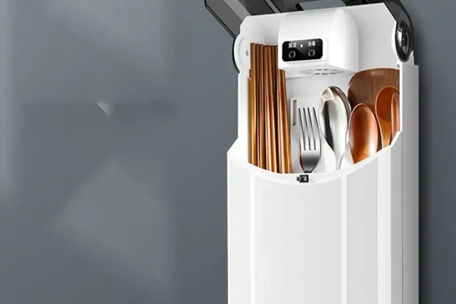Sấy đũa khô bằng máy sau khi rửa