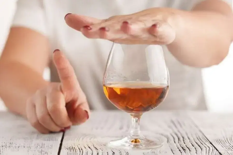 Nói không với đồ uống có cồn trong quá trình giảm cân.