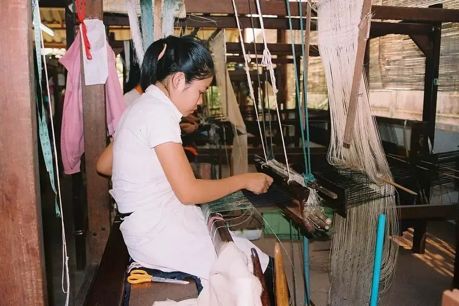 Đan tay thủ công các loại thảm trải sàn gia đình