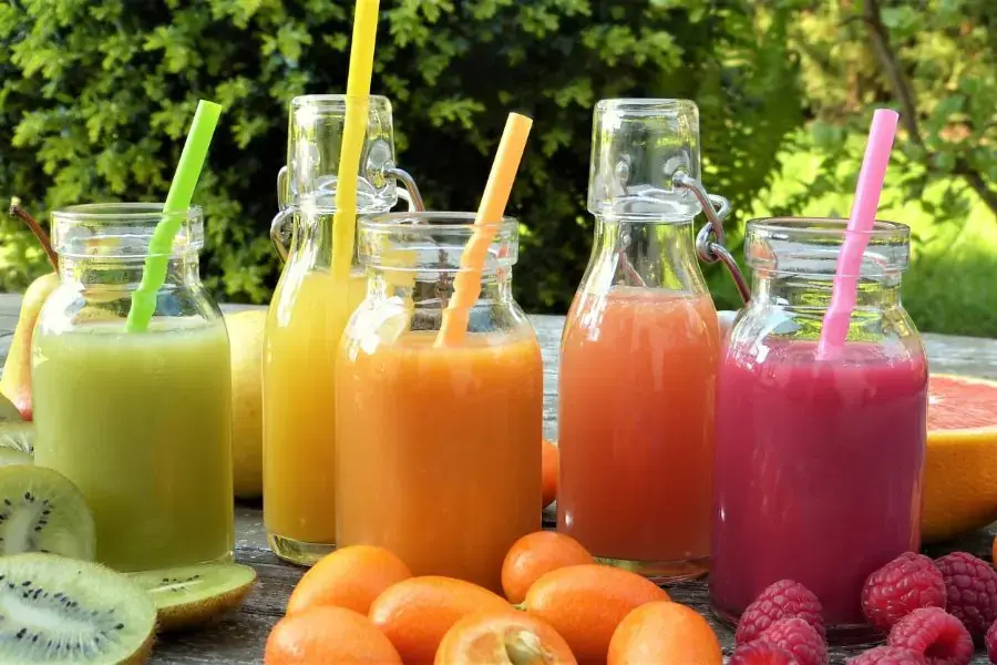 Nước ép hoa quả là một món quà vặt tốt cho sức khỏe