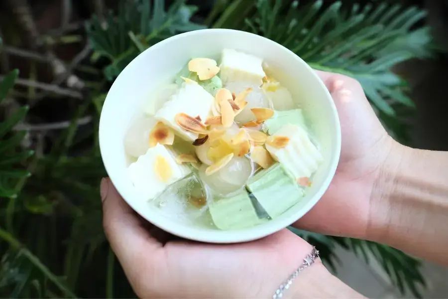Màu sắc đẹp mắt và hấp dẫn của chè khúc bạch