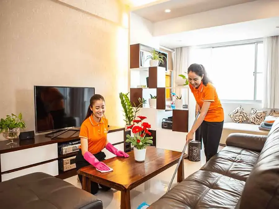 Hiện nay, nhiều hộ gia đình hiện đại sử dụng các ứng dụng cung cấp dịch vụ tổng vệ sinh, dọn dẹp nhà cửa để chuẩn bị đón Tết.