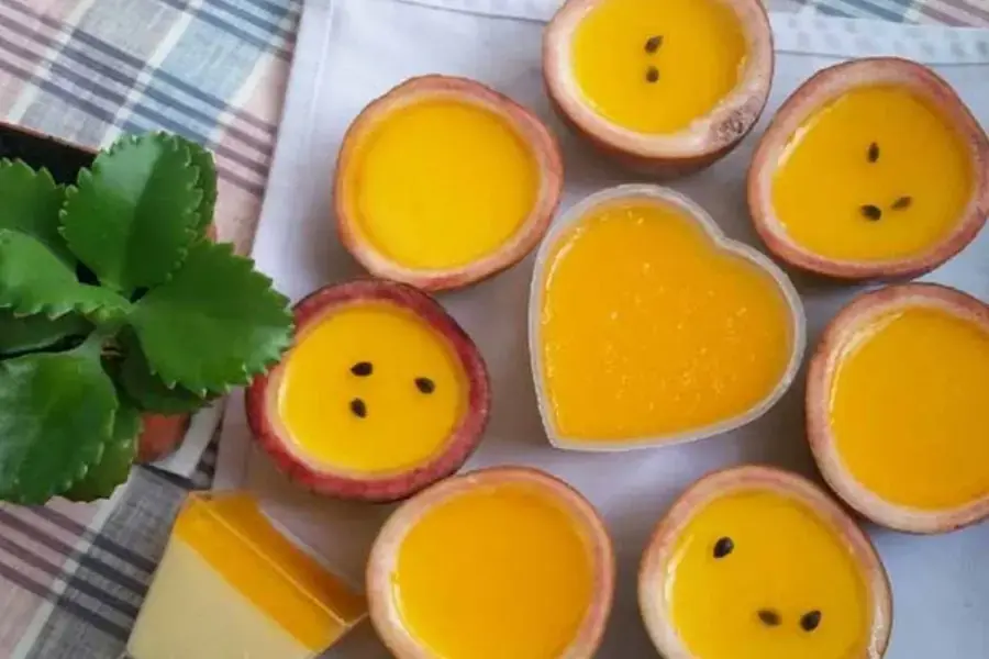 Thạch chanh dây với màu sắc hấp dẫn