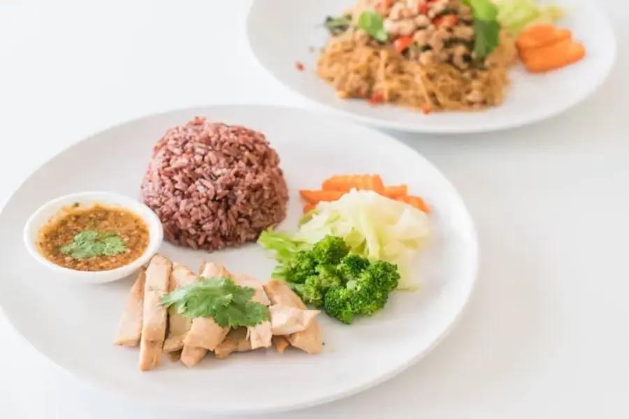 Dùng gạo lứt trong bữa ăn chính giúp giảm cân hiệu quả