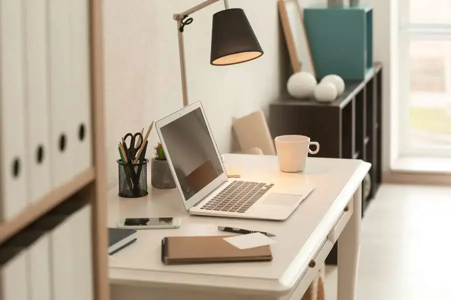 Lợi ích của việc trang trí bàn học