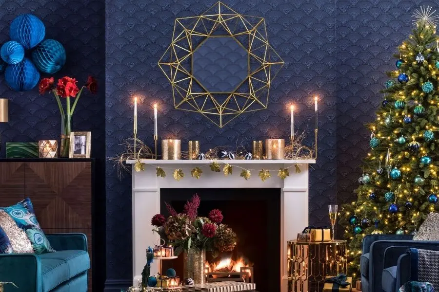 Tỷ lệ cân xứng góp phần quyết định chất lượng trang trí phòng khách trong dịp Noel.