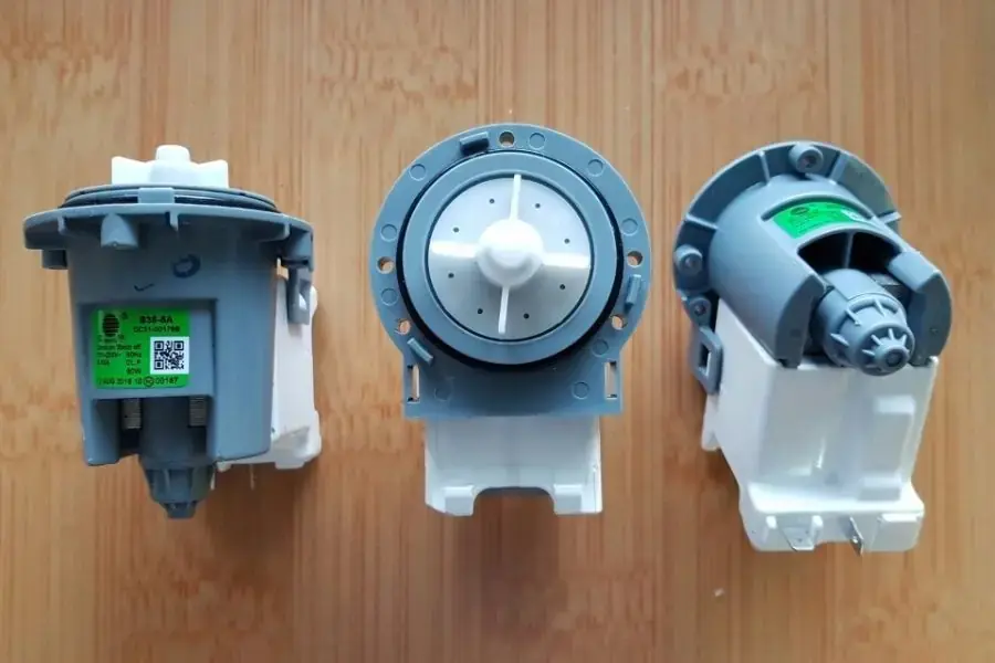 Máy bơm xả Triac bị lỗi khiến tín hiệu đầu vào sai.