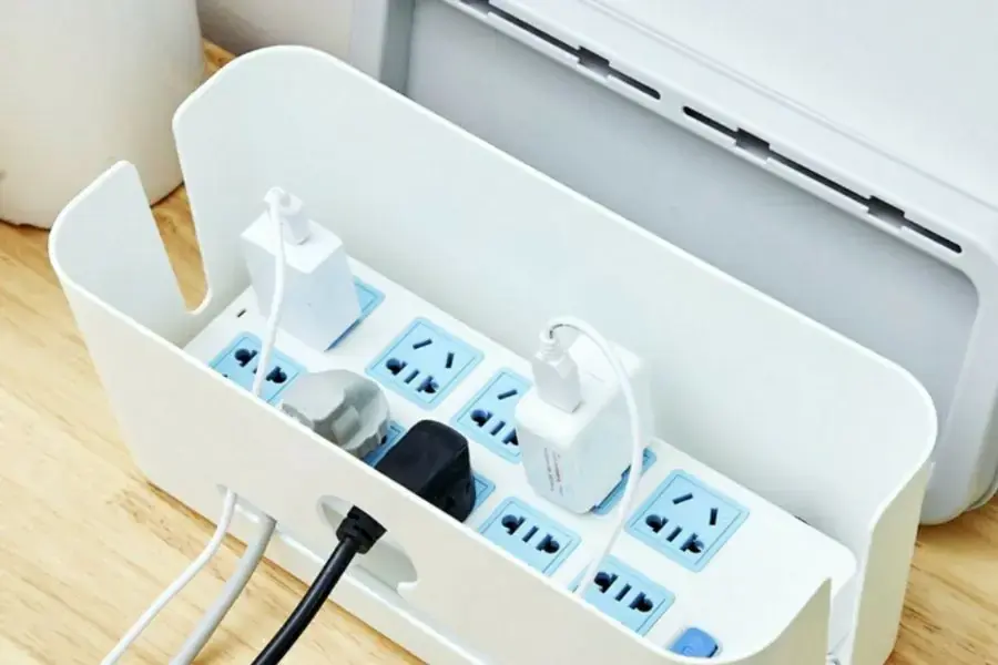 Hộp đựng ổ cắm điện giúp bạn không bị vướng víu khi sử dụng