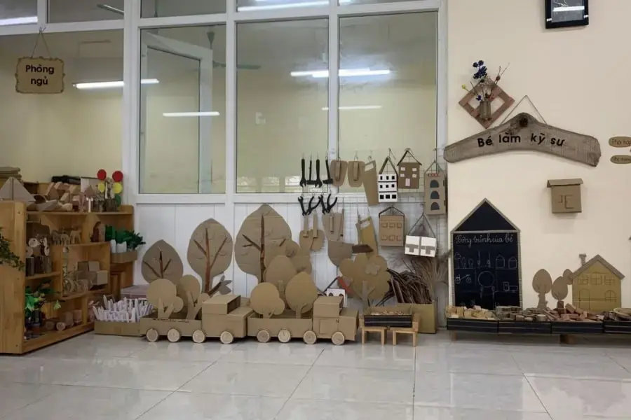 Mẫu góc xây dựng với chất liệu bìa carton sáng tạo