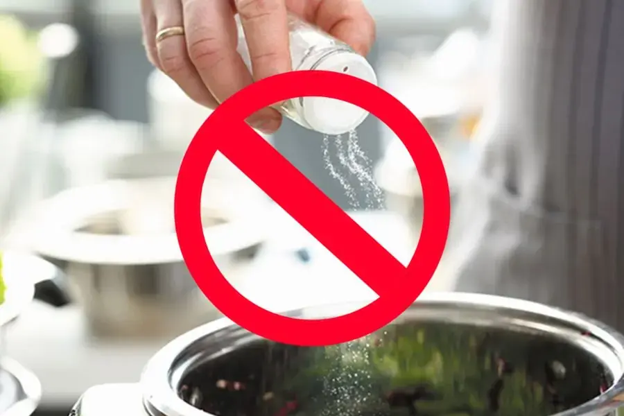 Lưu ý không nêm gia vị vào thức ăn dặm của trẻ 6 tháng tuổi