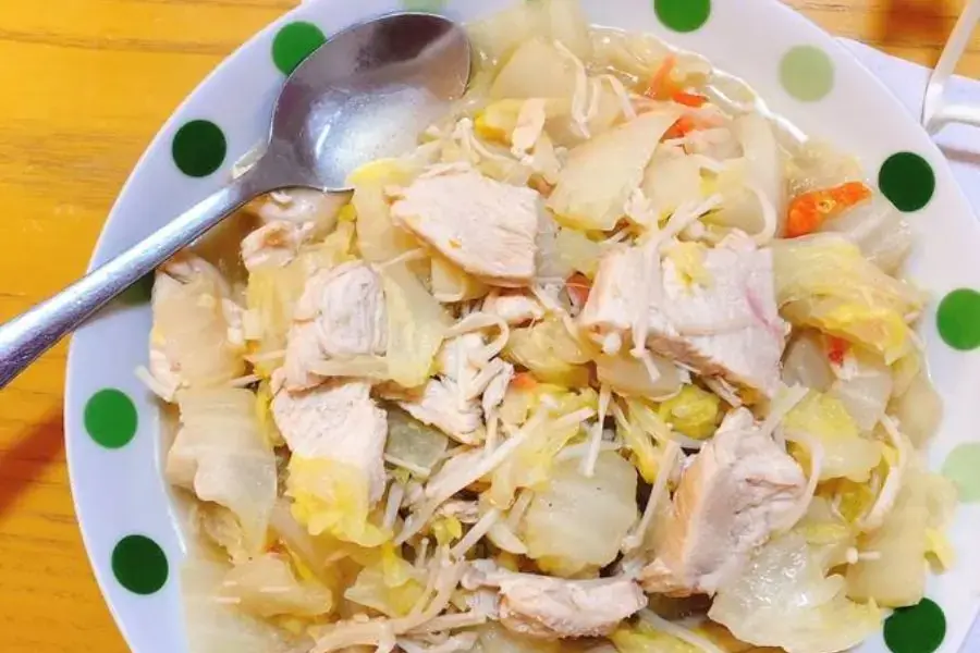 Gà xào cải thảo-món ăn hoàn hảo trong thực đơn hàng ngày của bé