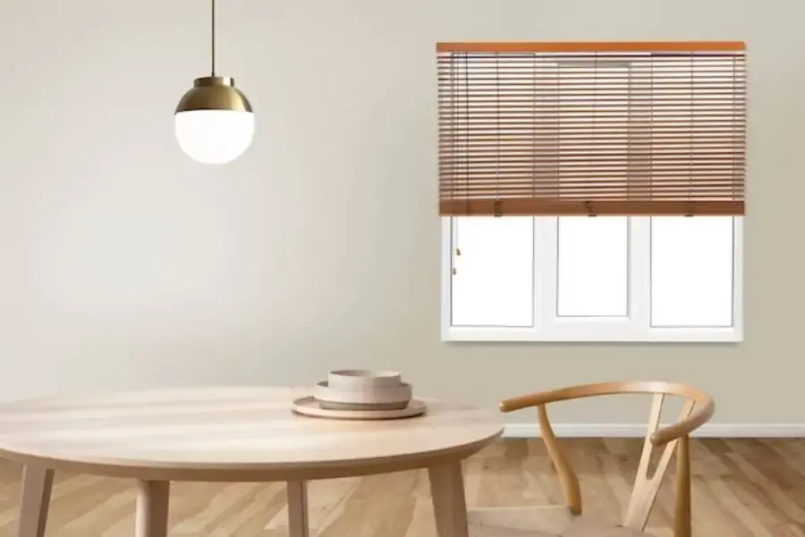 Đo kích thước rèm sáo nhôm với chiều rộng lớn và chiều dài nhỏ hơn kích thước cửa sổ