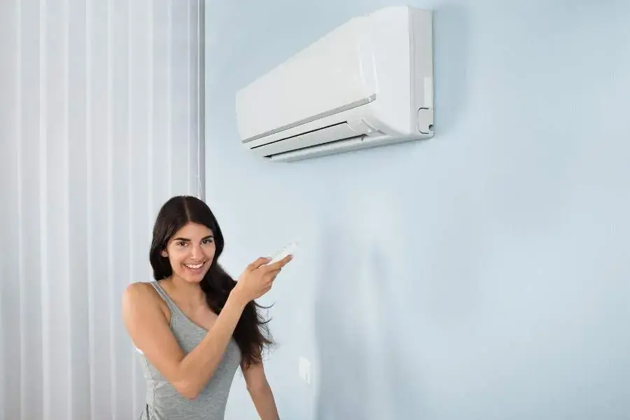 Mở cửa phòng thường xuyên để tăng lượng không khí ẩm