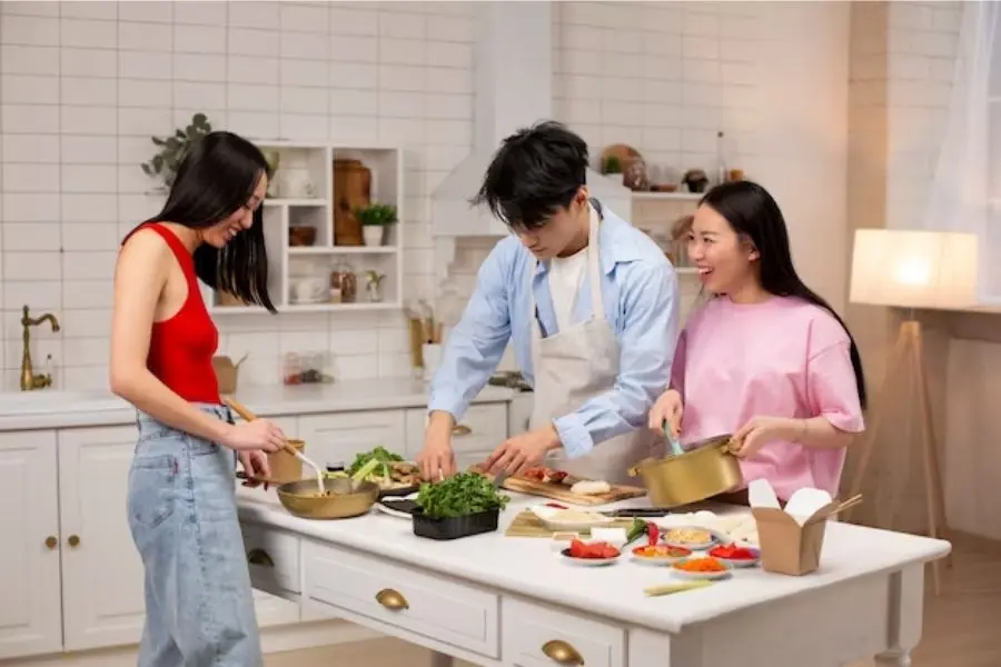 Một bữa ăn tối tự tay chuẩn bị là món quà đặc biệt cho vợ.
