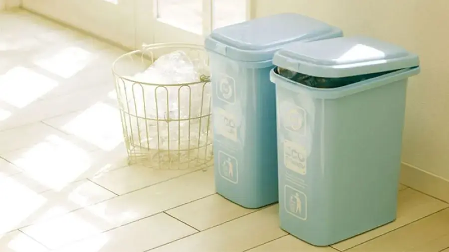 Đặt trong thùng rác một tờ giấy báo (ảnh: cooky.vn)