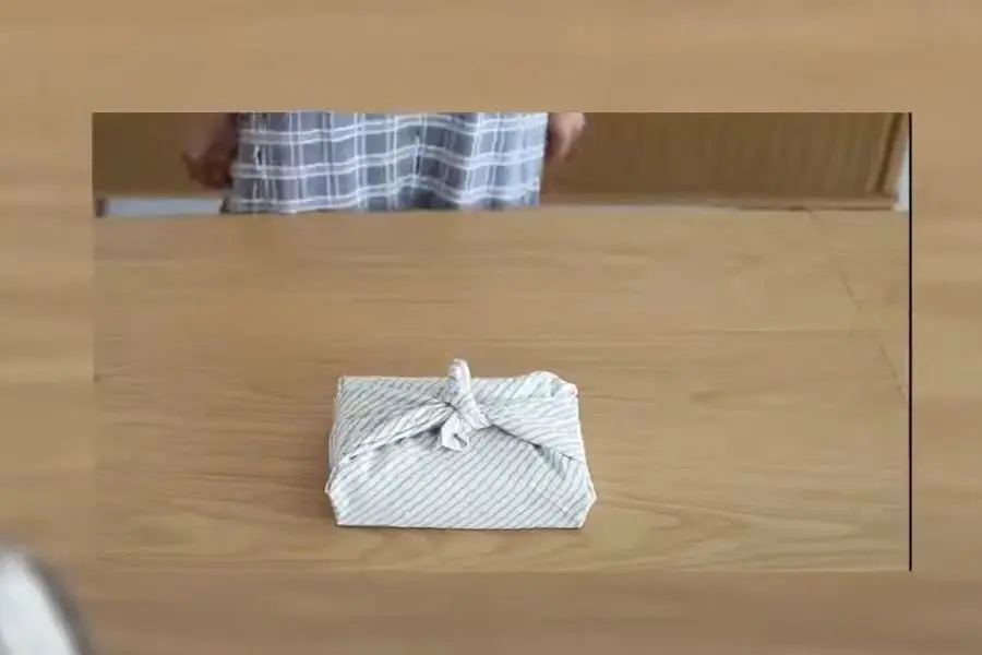 Thành phẩm gói quà giản đơn nhưng xinh xắn.