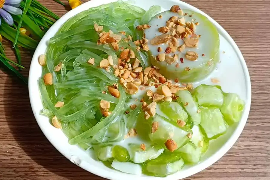 Thành phẩm chè thạch xanh lá dứa nước cốt dừa