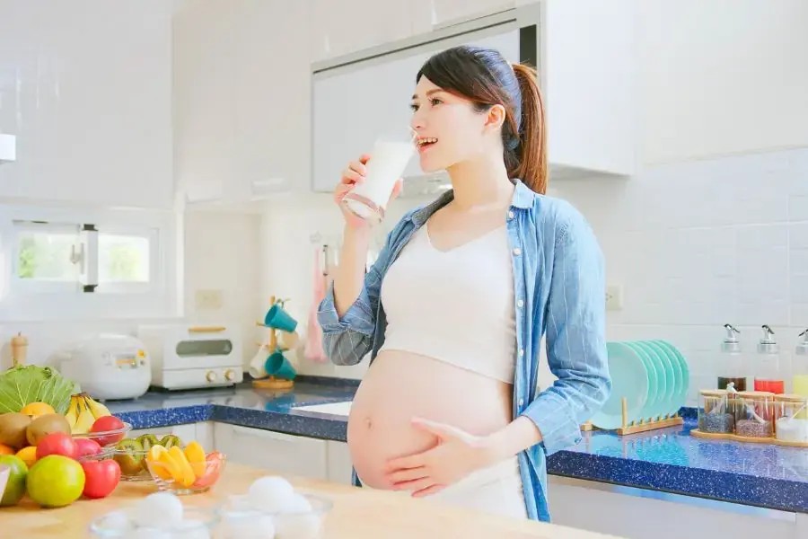 Sử dụng sữa ít béo để cung cấp canxi giúp cho quá trình phát triển xương của trẻ tốt hơn.