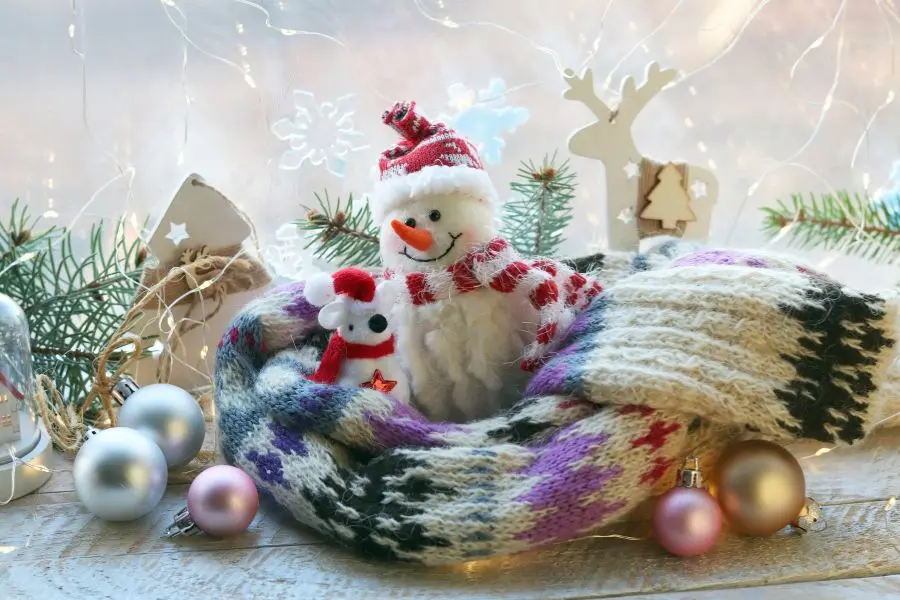 Khăn quàng cổ ấm áp, xinh xắn mùa Noel.