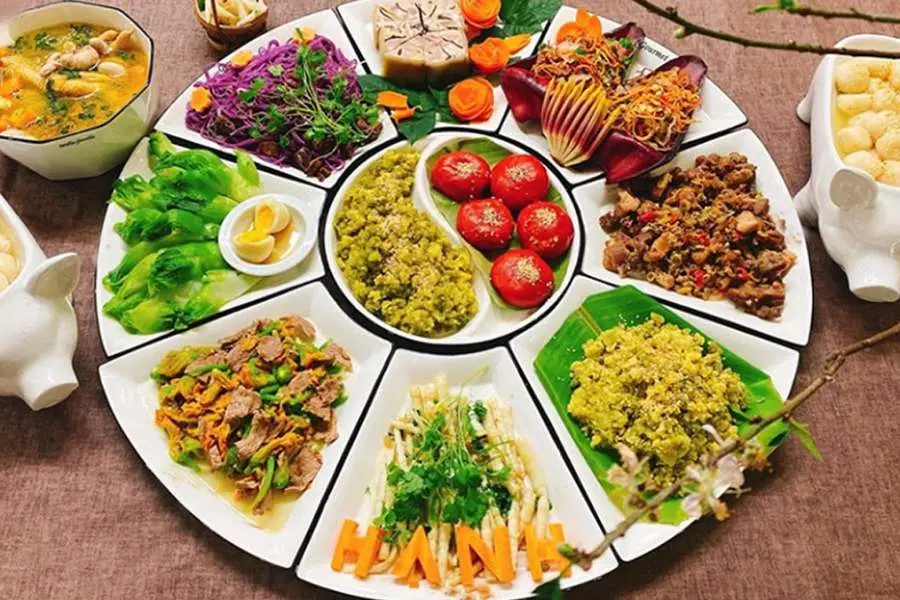 Các món ăn trong mâm cúng Rằm miền Trung rất đa dạng.