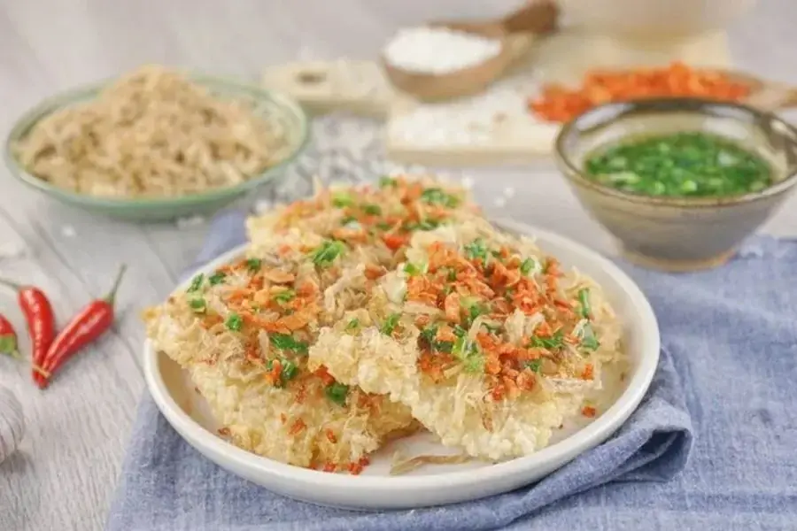 Không nên ăn cơm cháy trước khi đi ngủ.