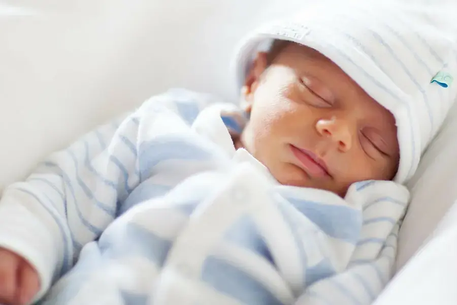 Luôn giữ ấm cho trẻ để tránh các loại vi khuẩn gây bệnh (3)