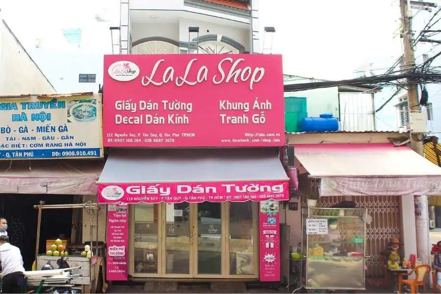 Lala Shop là địa chỉ chuyên cung cấp các món đồ trang trí Halloween chất lượng.
