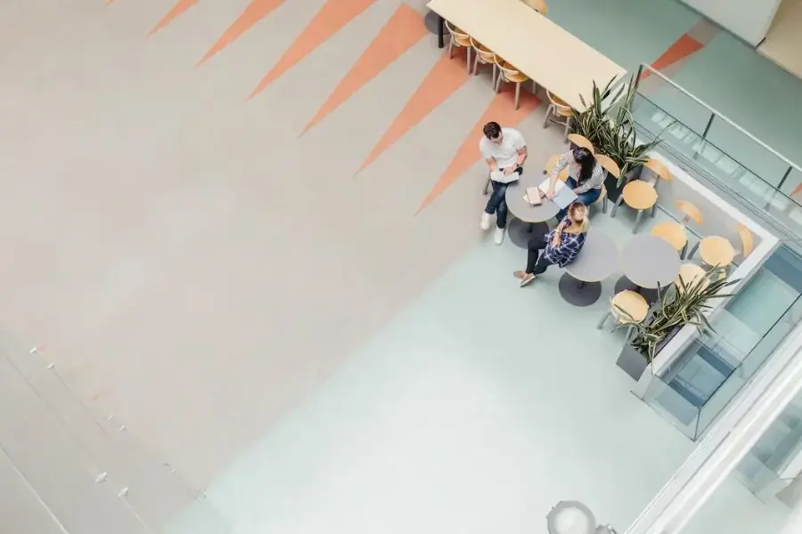 Văn phòng thiết kế mở luôn cần một không gian rộng rãi cho nhân viên