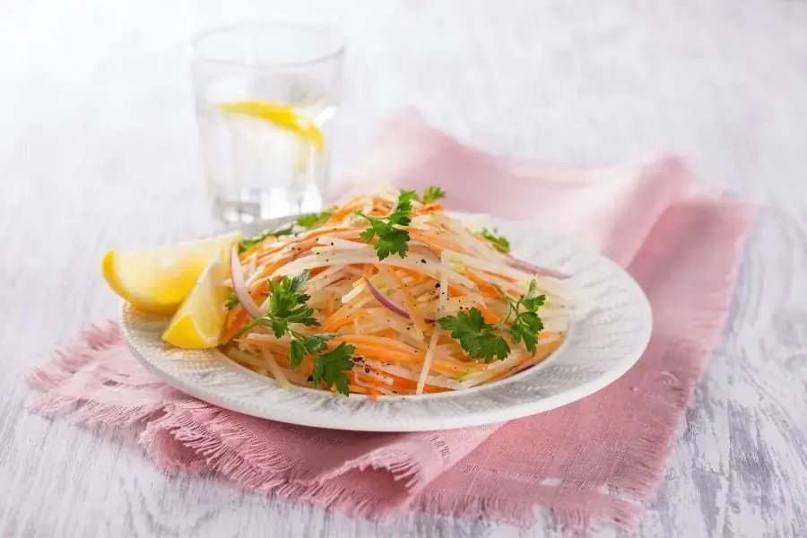 Nộm su hào chua ngọt, giòn ngon