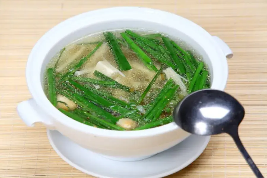 Món canh hẹ nấu đậu phụ ngọt vị và thanh mát