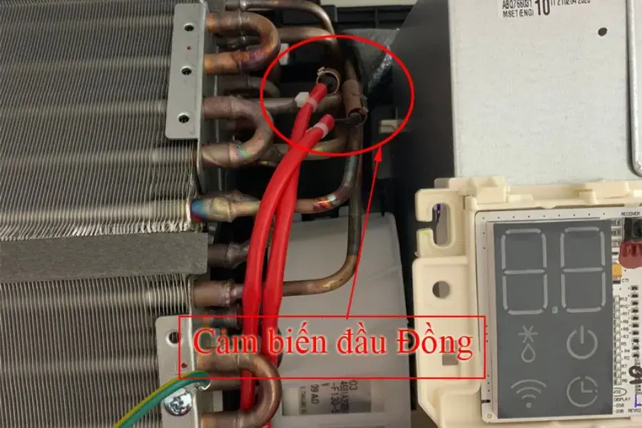 Cảm biến nhiệt độ điều hòa (sensor điều hòa) là bộ phận rất quan trọng.