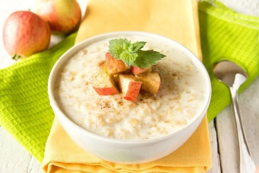 Ngũ cốc hạt diêm mạch, quế táo giúp bổ sung năng lượng lành mạnh cho bữa sáng.