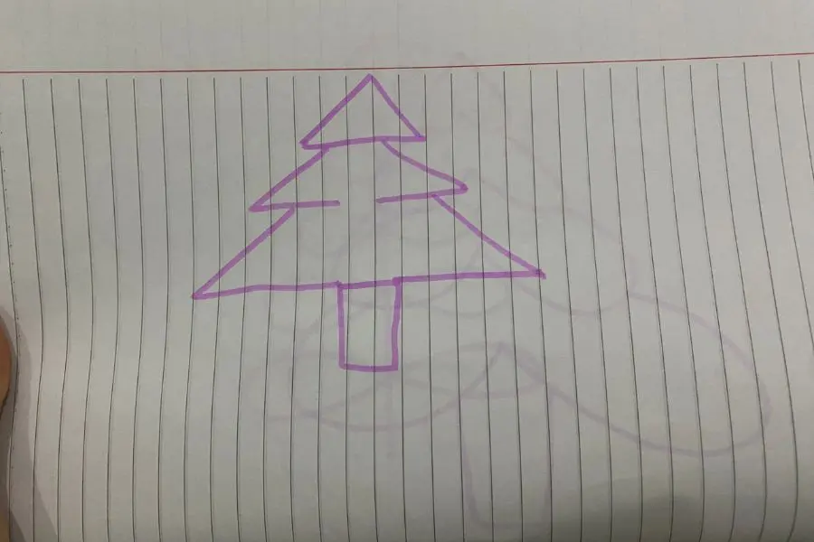 Đơn giản bằng các góc nhọn để vẽ cây thông Noel.
