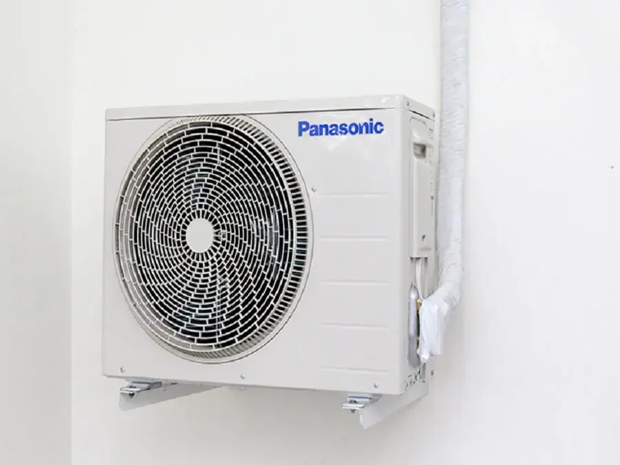 Lắp dàn nóng máy lạnh gồm các bước: lắp giá đỡ, leo ống đồng, lắp dàn nóng, kết nối dây (Hình ảnh: Pinterest)