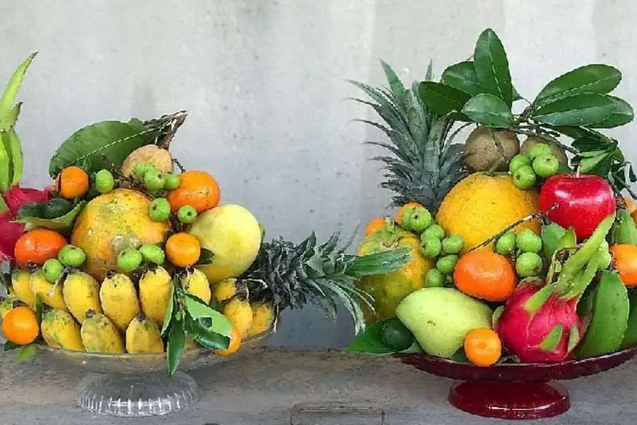 Gợi ý cách bài trí mâm ngũ quả cúng khai trương đẹp, bắt mắt.