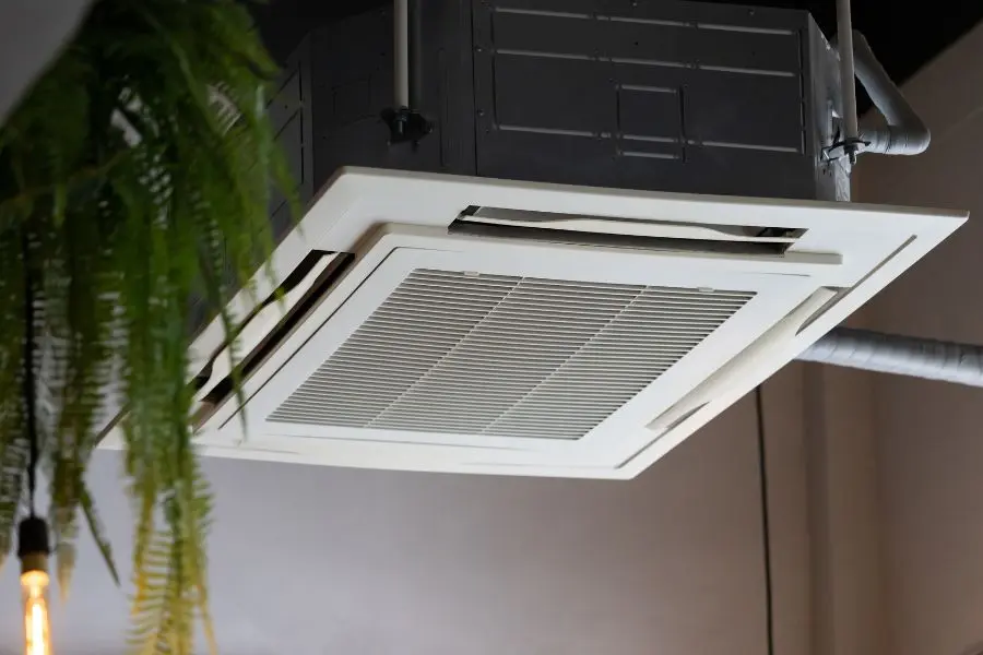 Máy lạnh âm trần nối ống gió nên được đặt ở vị trí cao