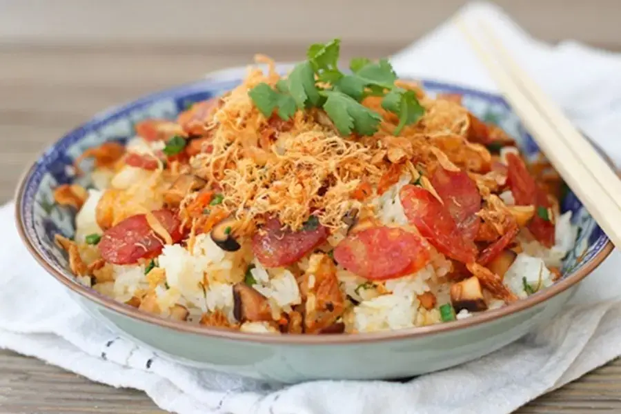 Xôi mặn là món ăn quen thuộc của bao người.