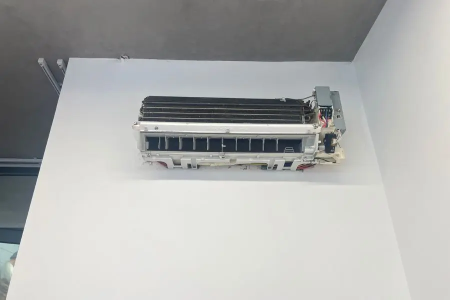 Máy lạnh Toshiba bị lỗi có thể do hỏng bo mạch.