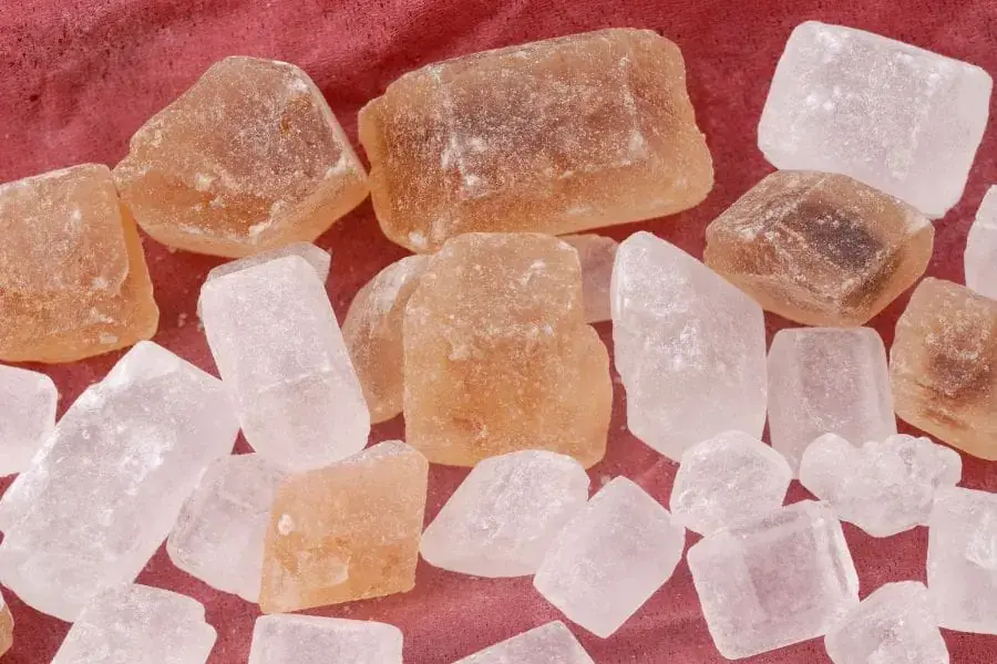 Chỉ nên dùng 50g đường phèn mỗi ngày để đảm bảo sức khỏe.