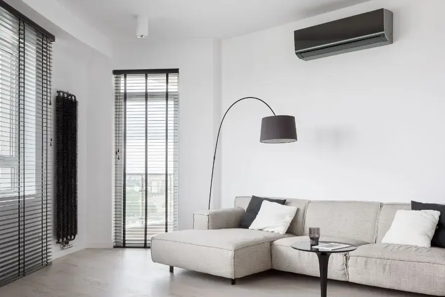 Điều hòa treo tường có thiết kế nhỏ gọn, phù hợp nhiều kiểu không gian nội thất