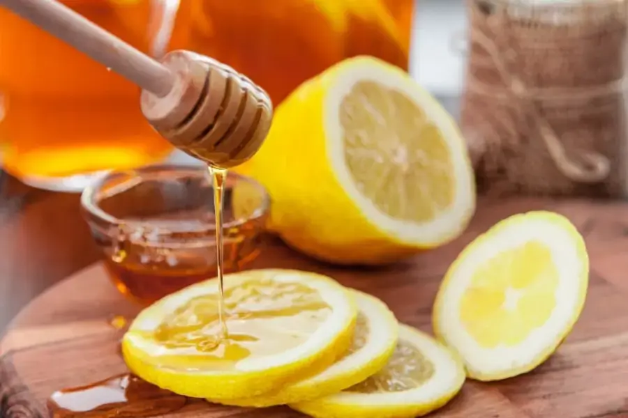 Cân bằng lượng chanh và mật ong để đem lại hiệu quả tốt nhất