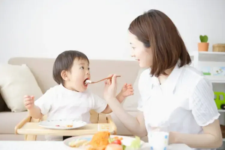 Giao em bé cho người giúp việc, bạn cần phải lưu ý nhiều điều (ảnh: giup viec tan tam)