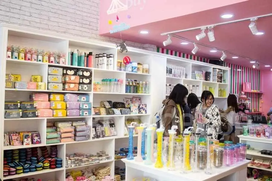 B.Corner là cửa hàng chuyên cung cấp phụ kiện đa dạng chủng loại.