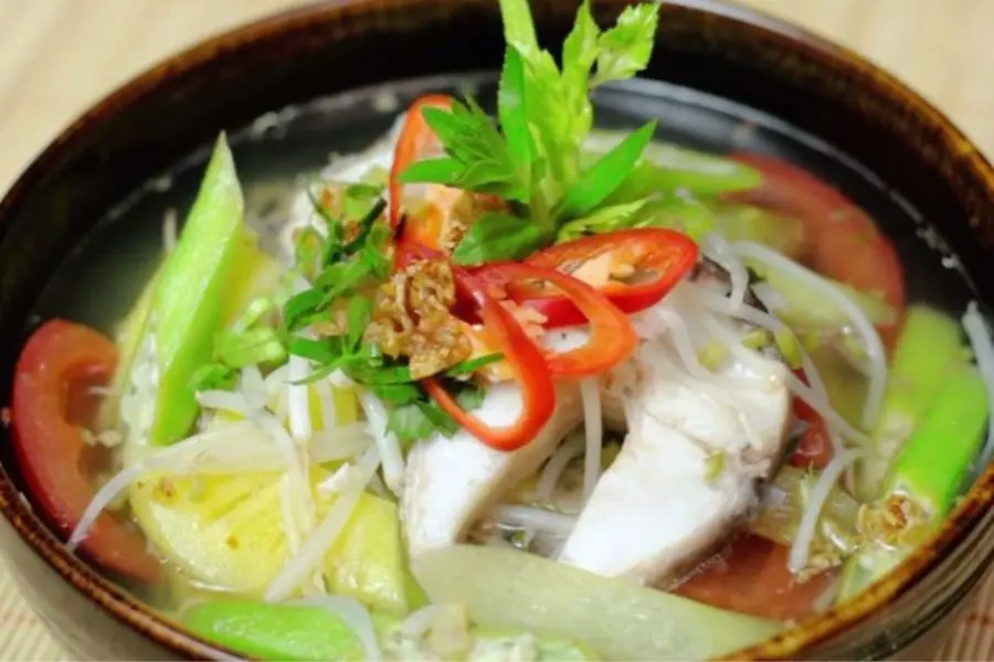 Canh chua cá nheo thơm ngon, hòa vị chua cay, ngọt thanh.
