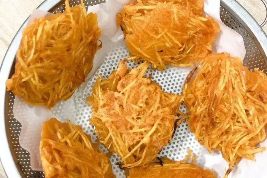 Bánh khoai lang có thành phần chính là bột năng