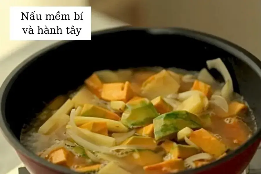 Hầm mềm bí và hành tây